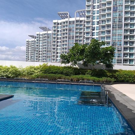 Mactan Newtown With Sun Set And Garden View Aparthotel Cebu Bagian luar foto